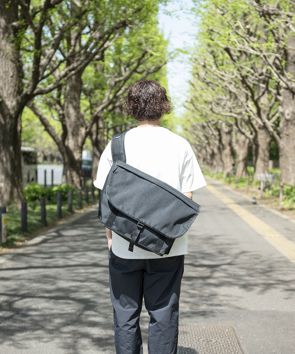 WILD THINGS POLY CORDURA MESSENGER | F(98) BLACK (01) | WILD THINGS /  ワイルドシングス | バッグ | ｜帽子通販｜OVERRIDE(オーバーライド）公式オンラインストア