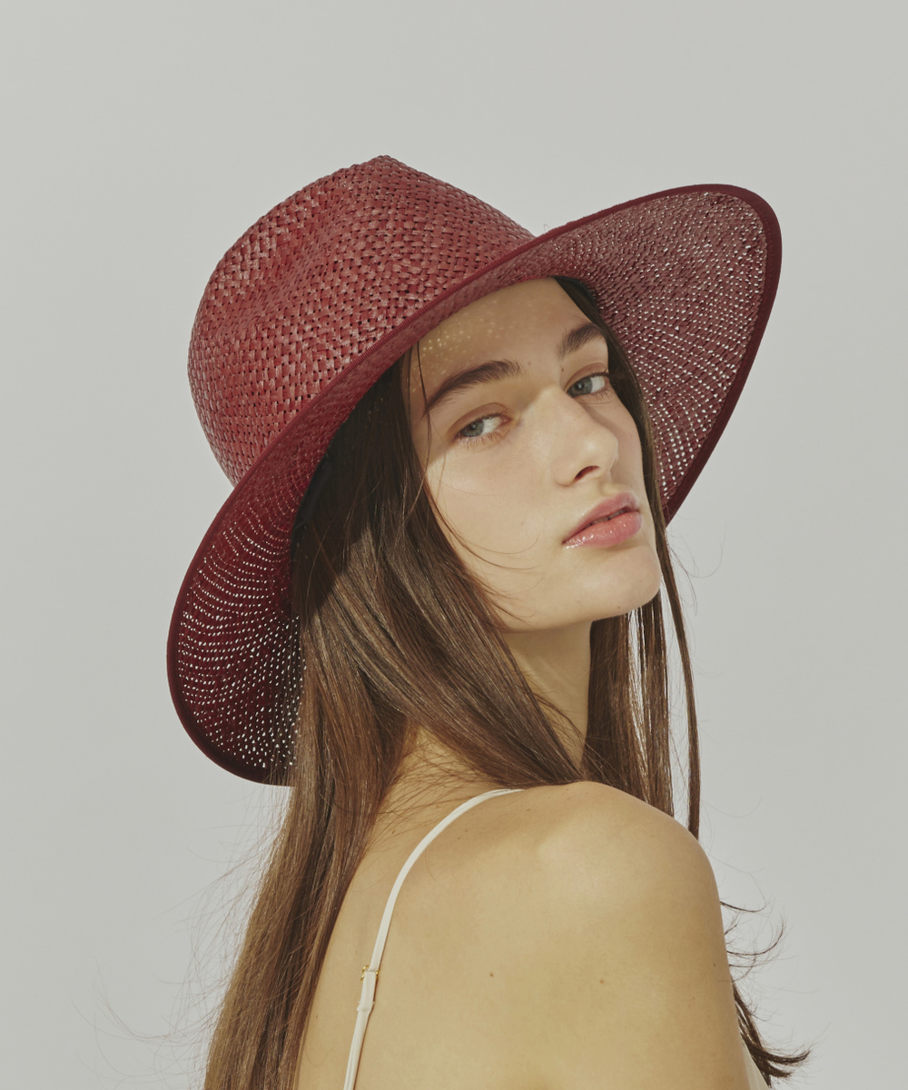 RED 　モデル頭囲：54cm　着用サイズ：57.5cm
