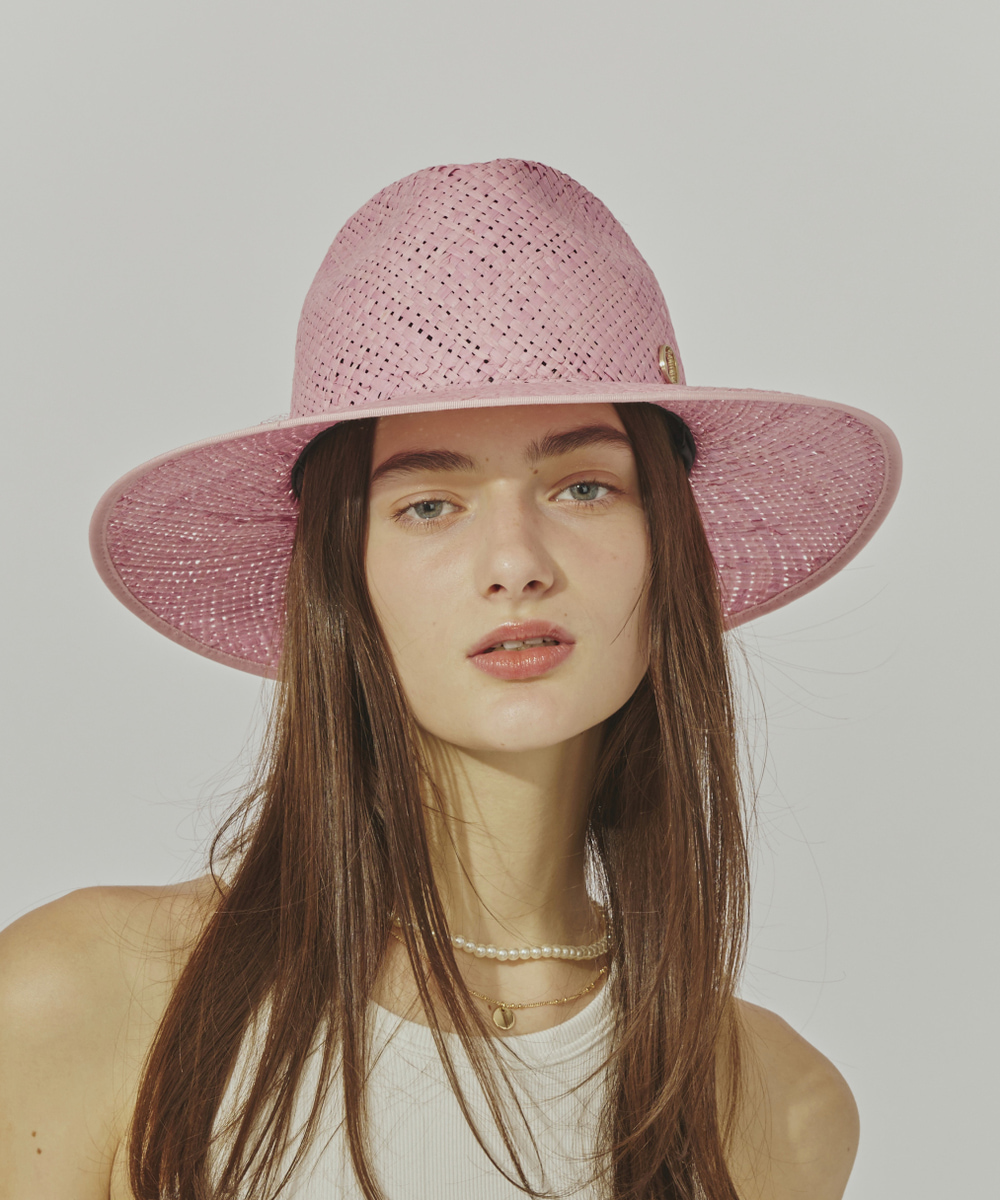 PINK 　モデル頭囲：54cm　着用サイズ：57.5cm