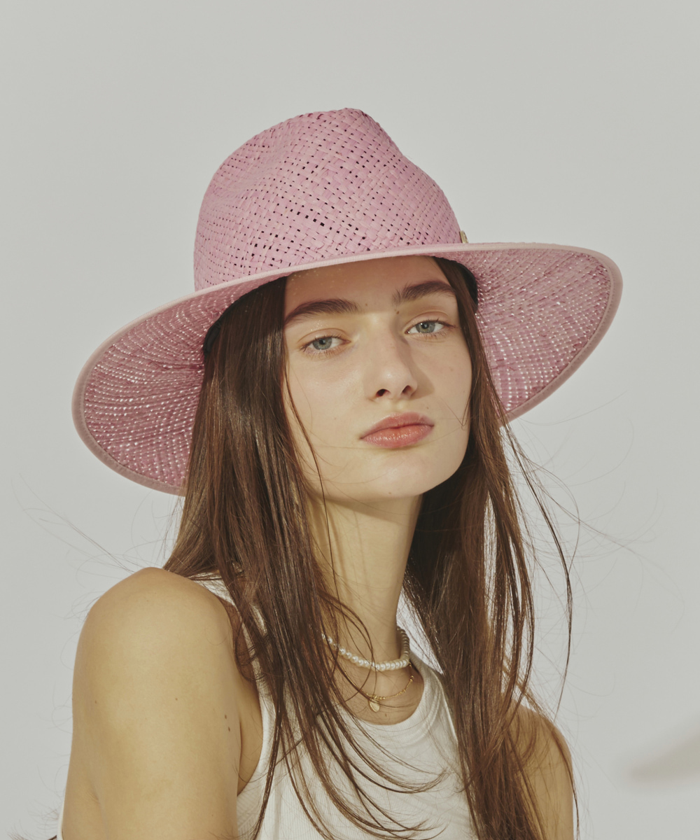 PINK 　モデル頭囲：54cm　着用サイズ：57.5cm