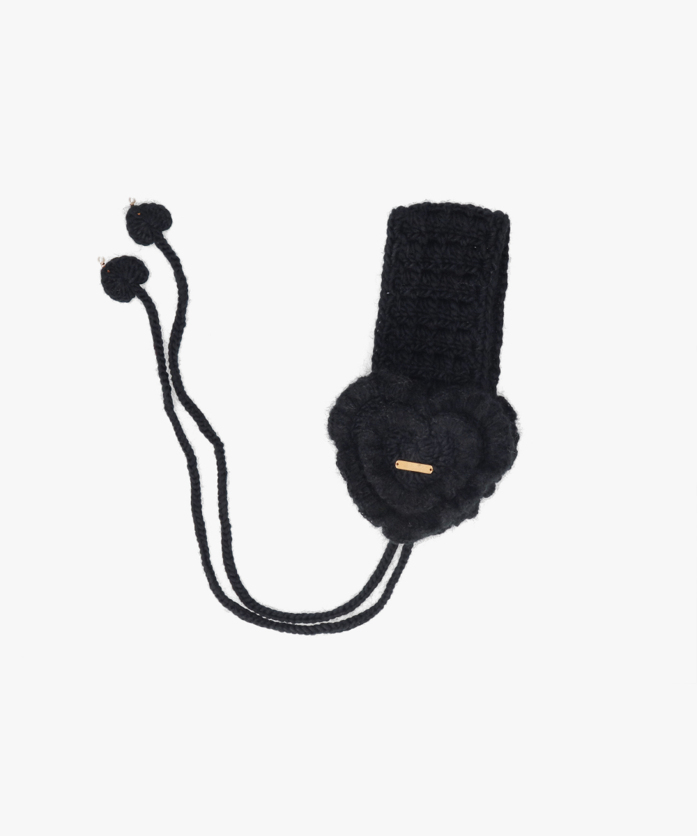 BLACK (01)