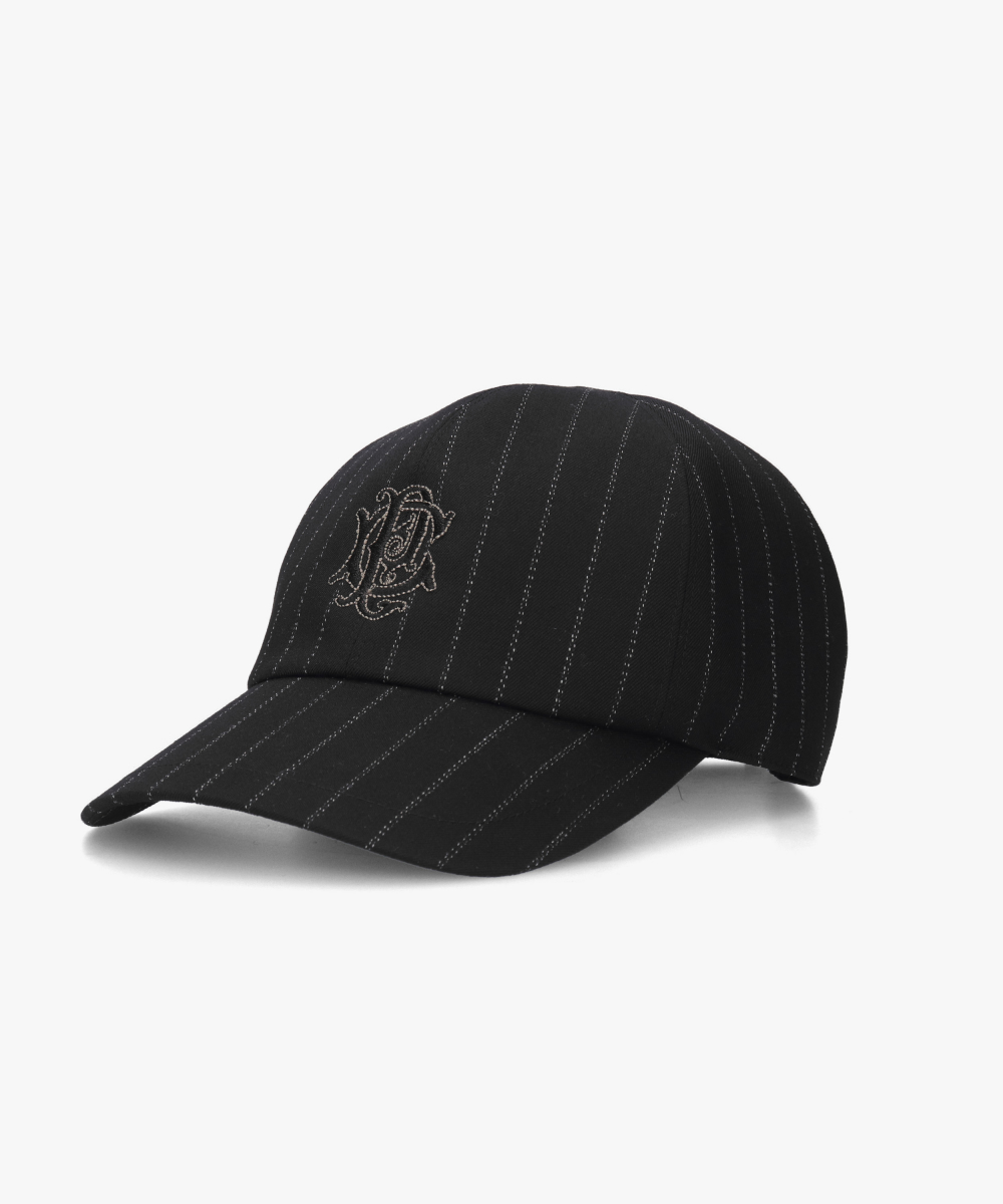 BLACK (01)