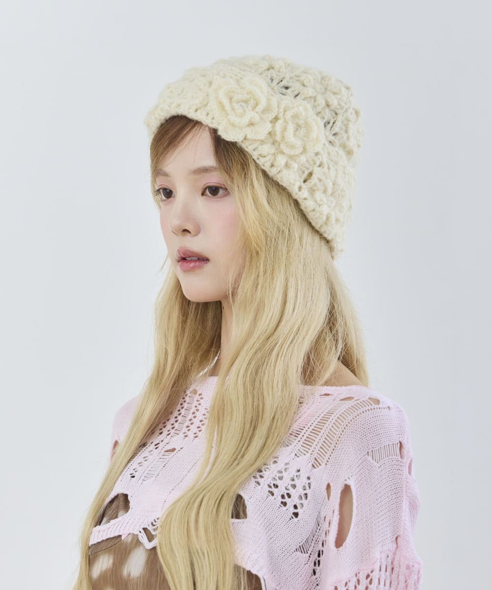 LACE WHITE