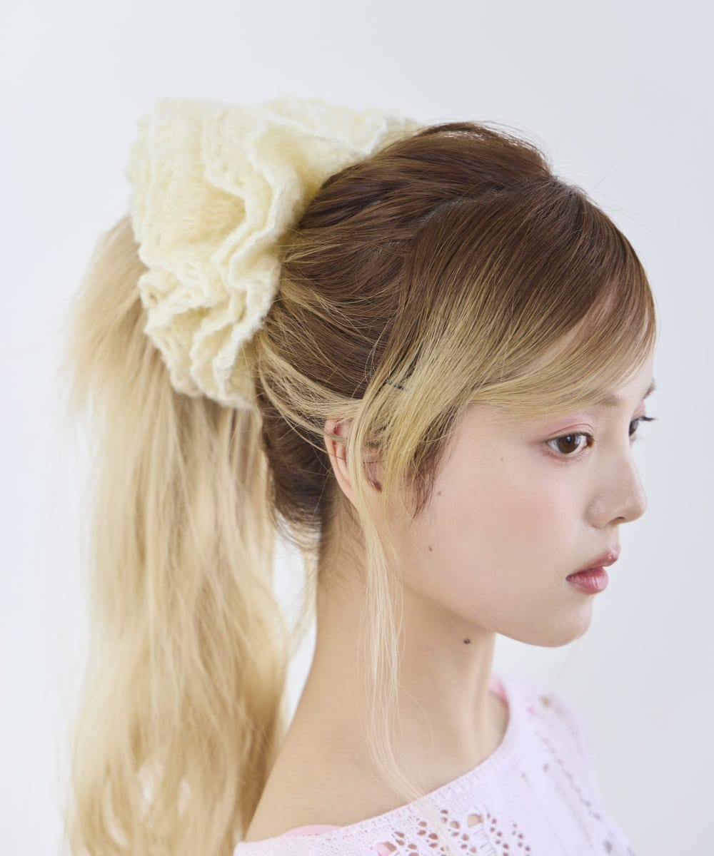 LACE WHITE
