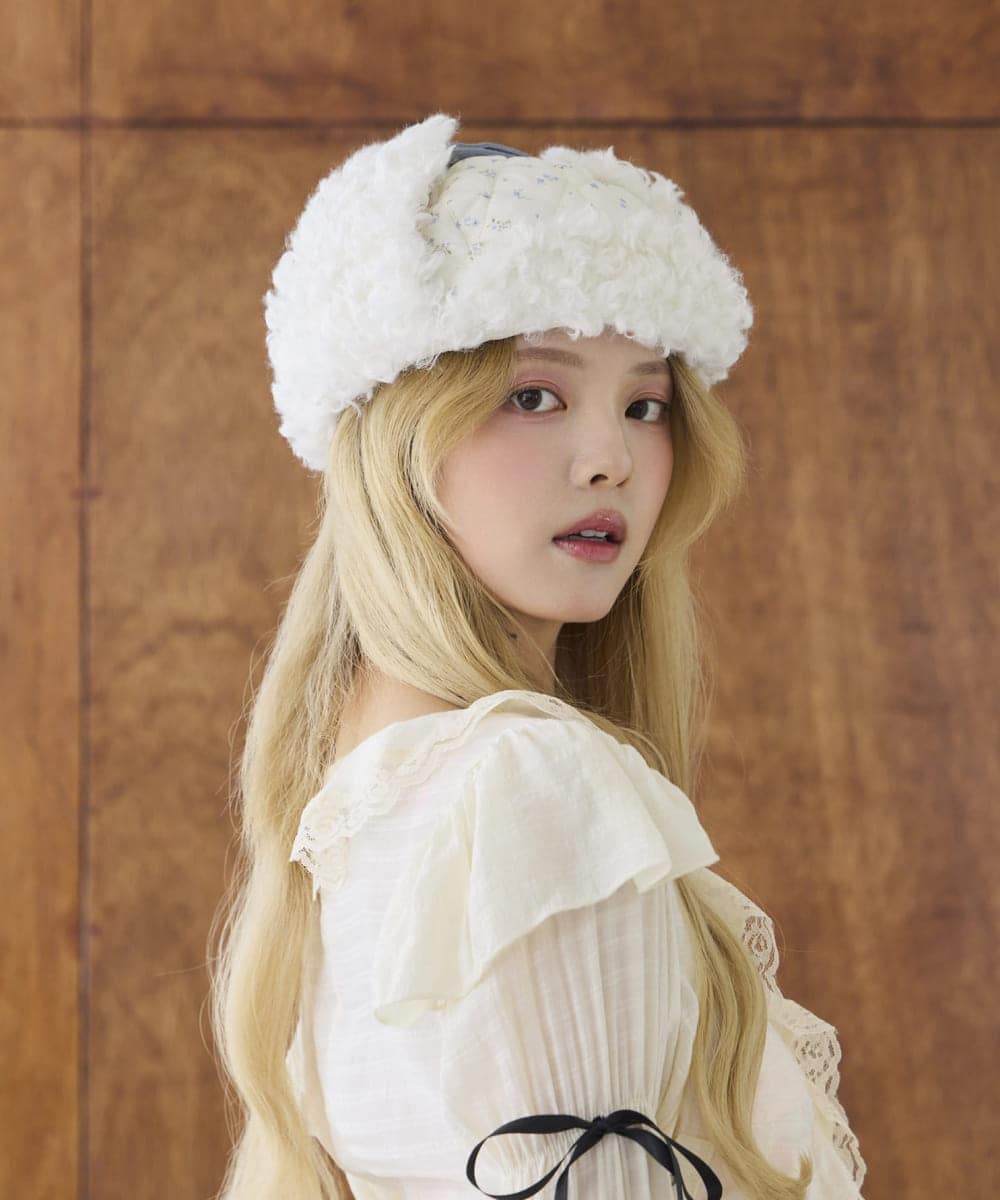 MILKY WHITE