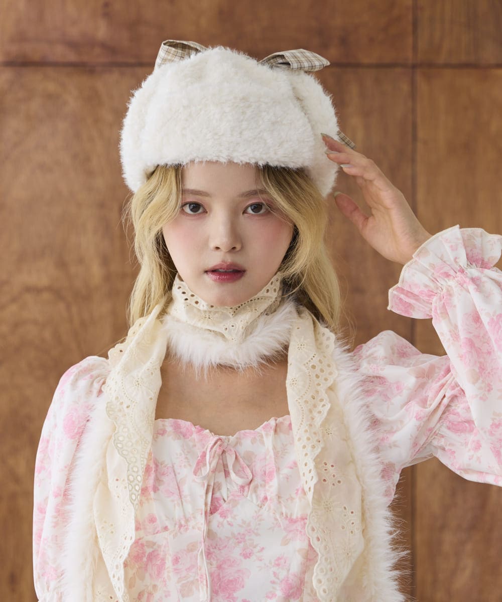 MILKY WHITE