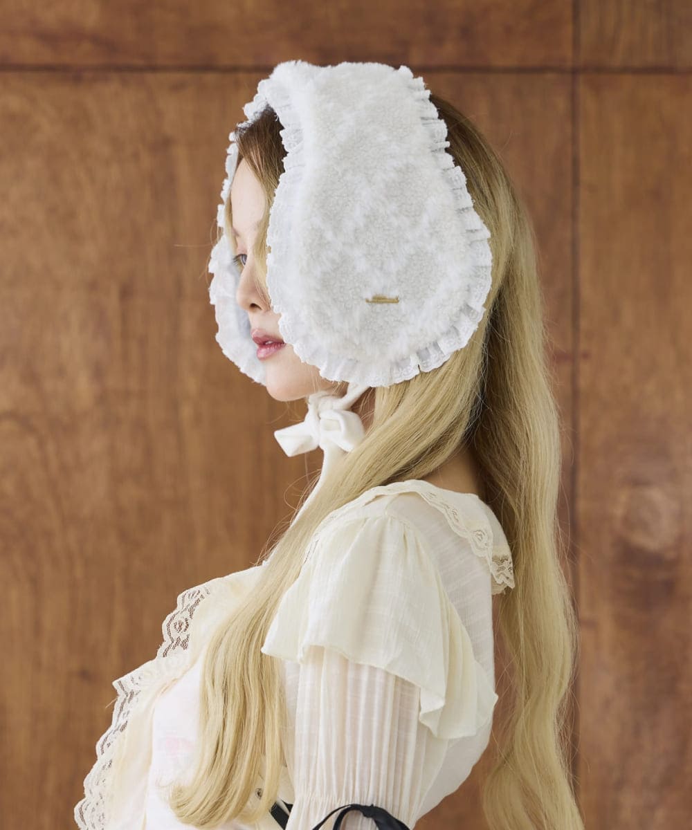 MILKY WHITE