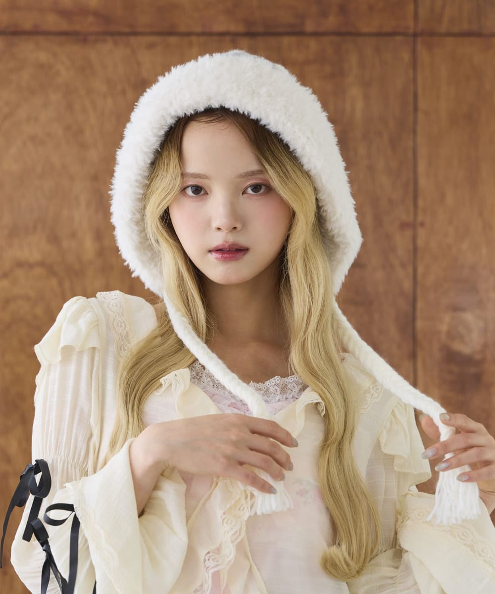 MILKY WHITE