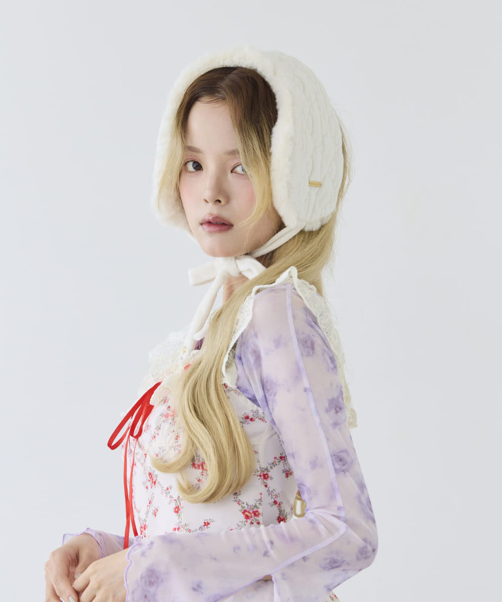 MILKY WHITE