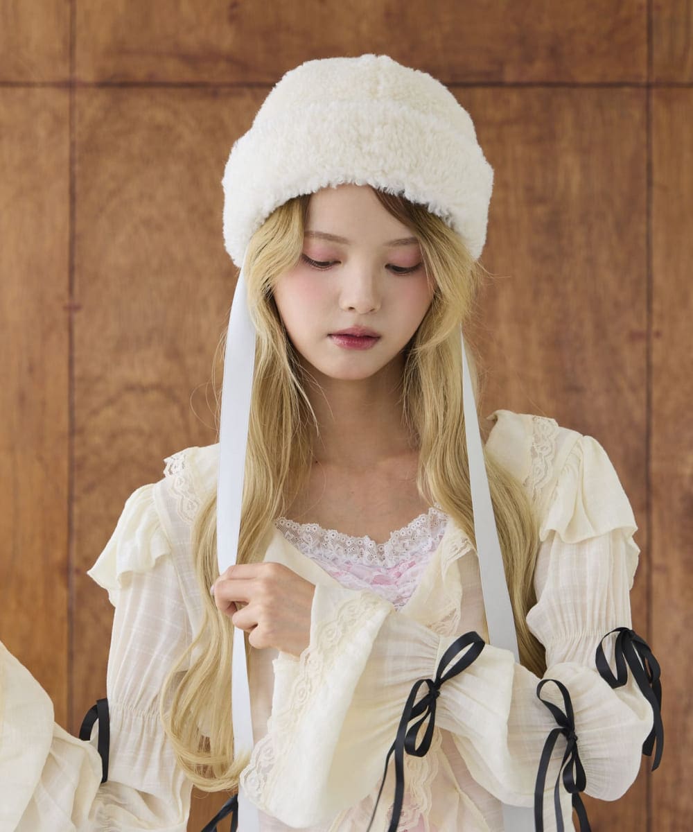 MILKY WHITE