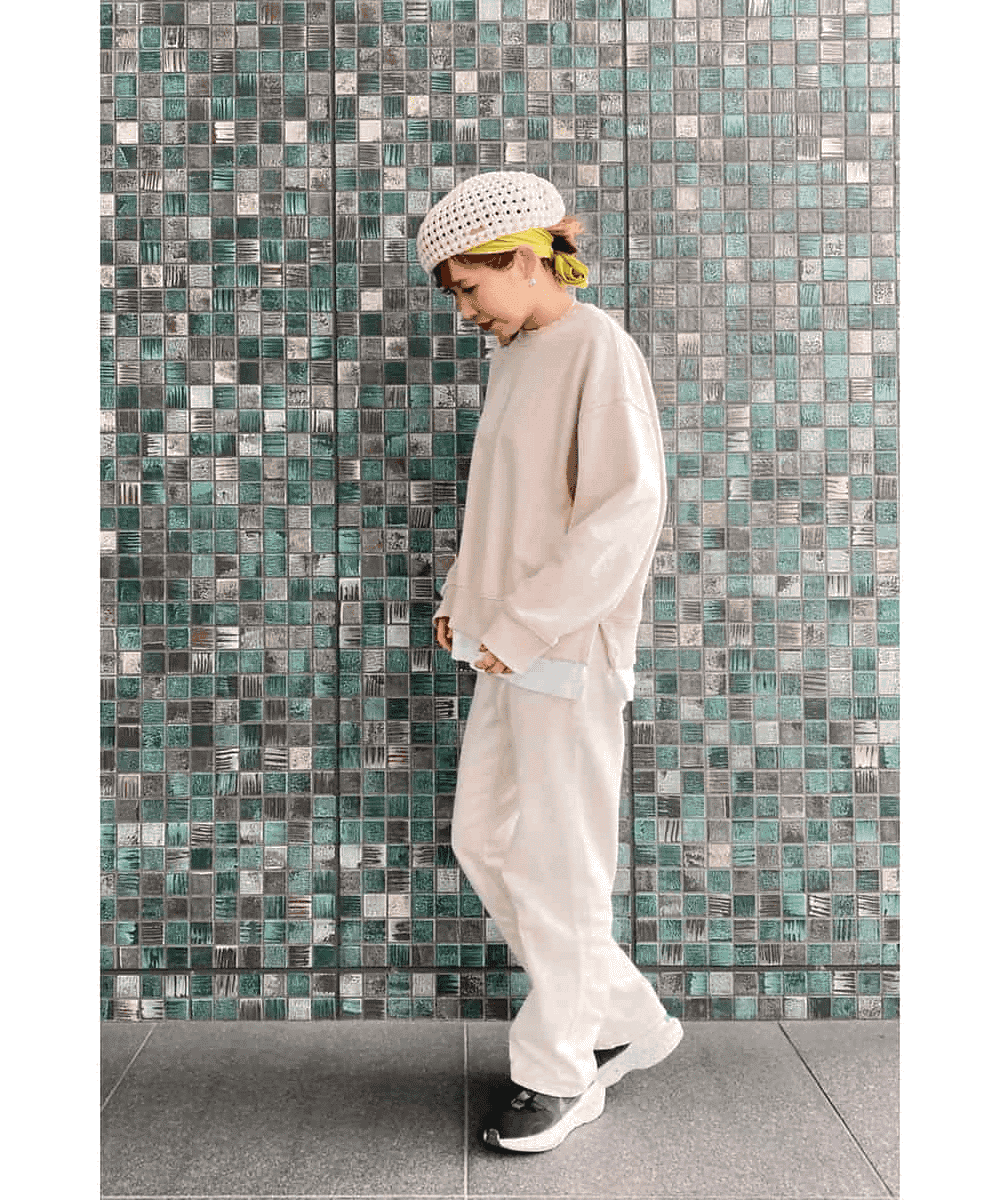 WHITE 着用サイズ：57cm～59cm スタッフ身長：181cm