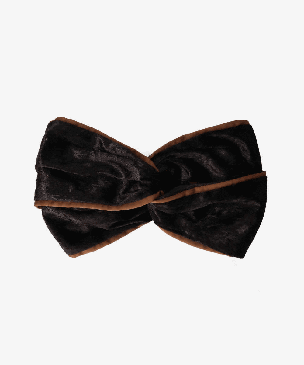 BLACK (01)