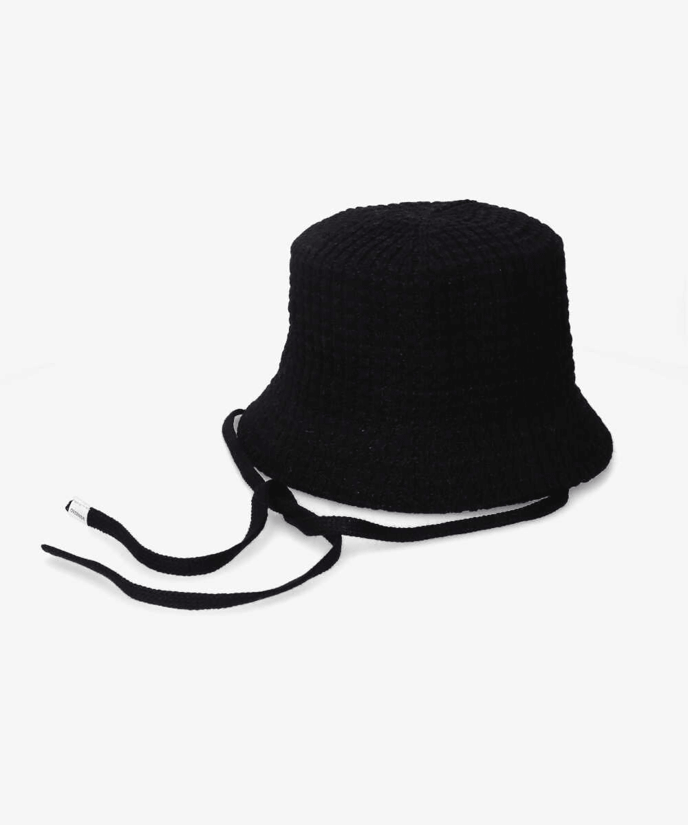 BLACK (01)